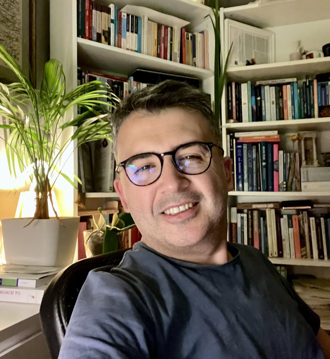 ahmetcingoz's tweet image. Work-more work balance of academicus. 🤓 
#AcademicChatter