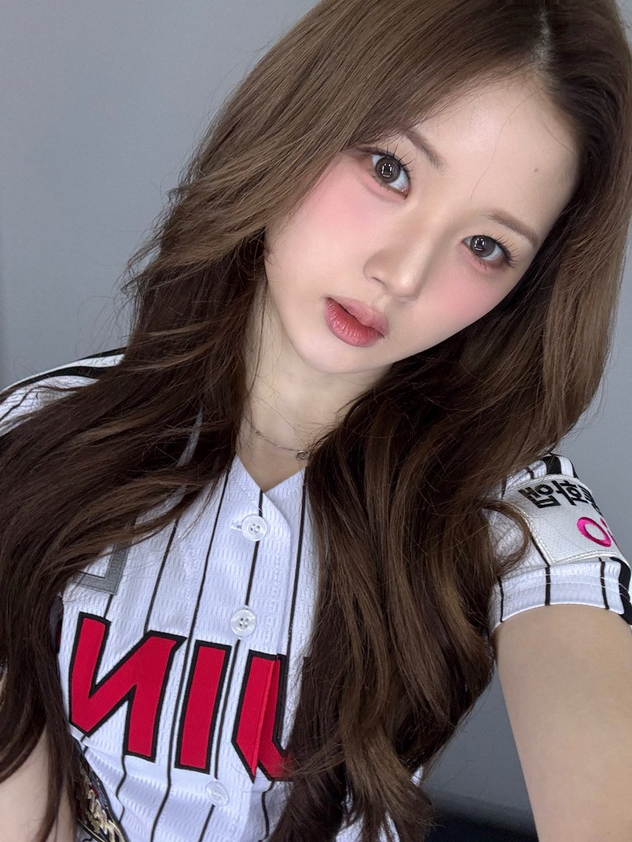 체리 tweet media