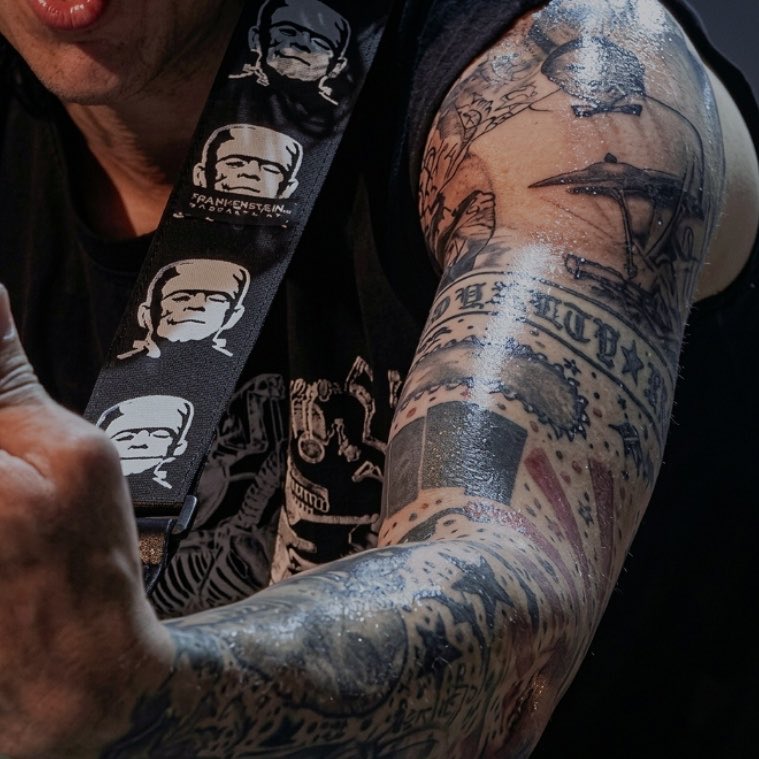 ɐlnɐd 击 tweet media