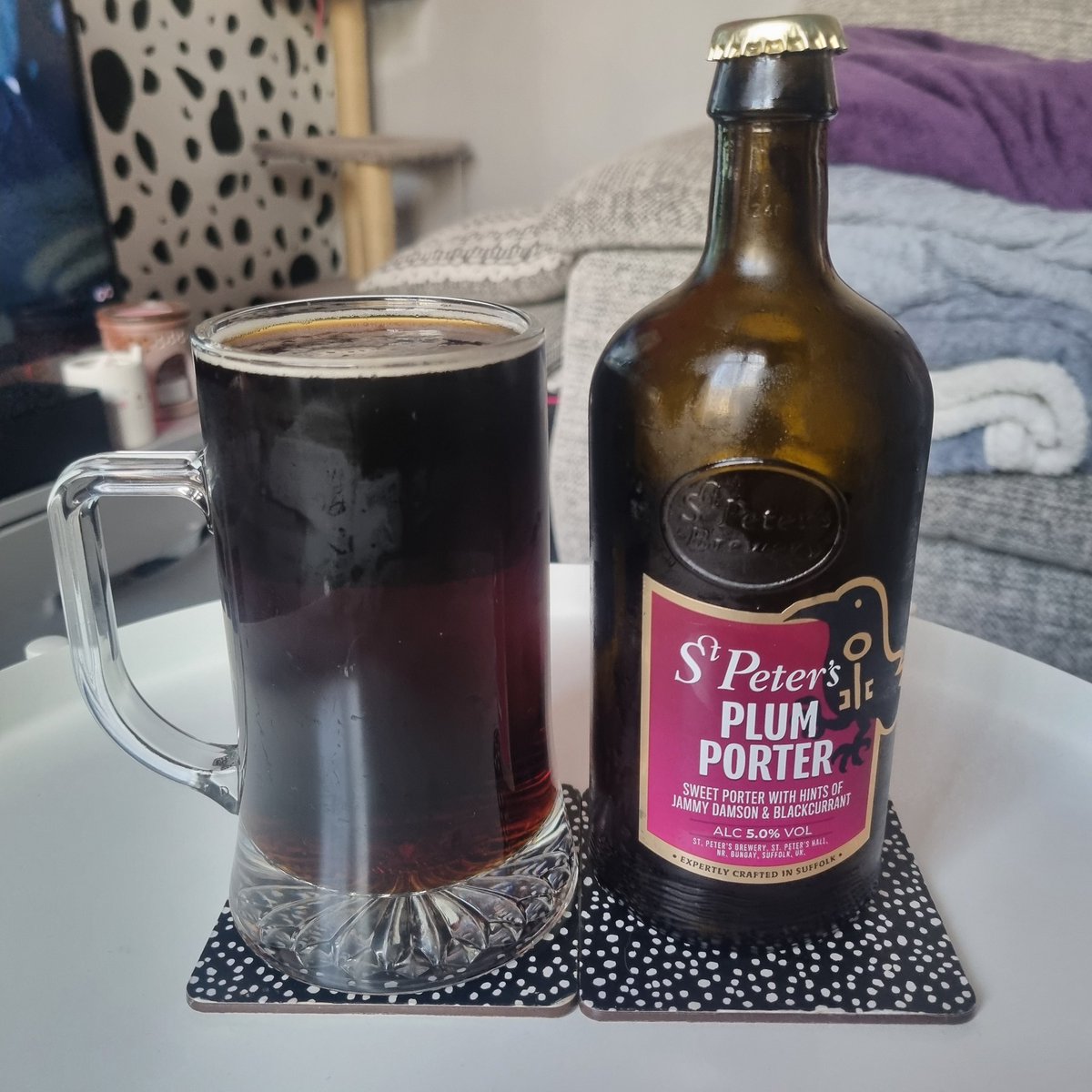 WelshWestwood's tweet image. Sipping a Plum Porter  ~ Sweet &amp;amp; Fruity with hints of Jammy Damson &amp;amp; Blackcurrent 5.0% 

Bottle | @StPetersBrewery 

#beers #beersoftwitter #ale #alesinbottles #beerdrinker