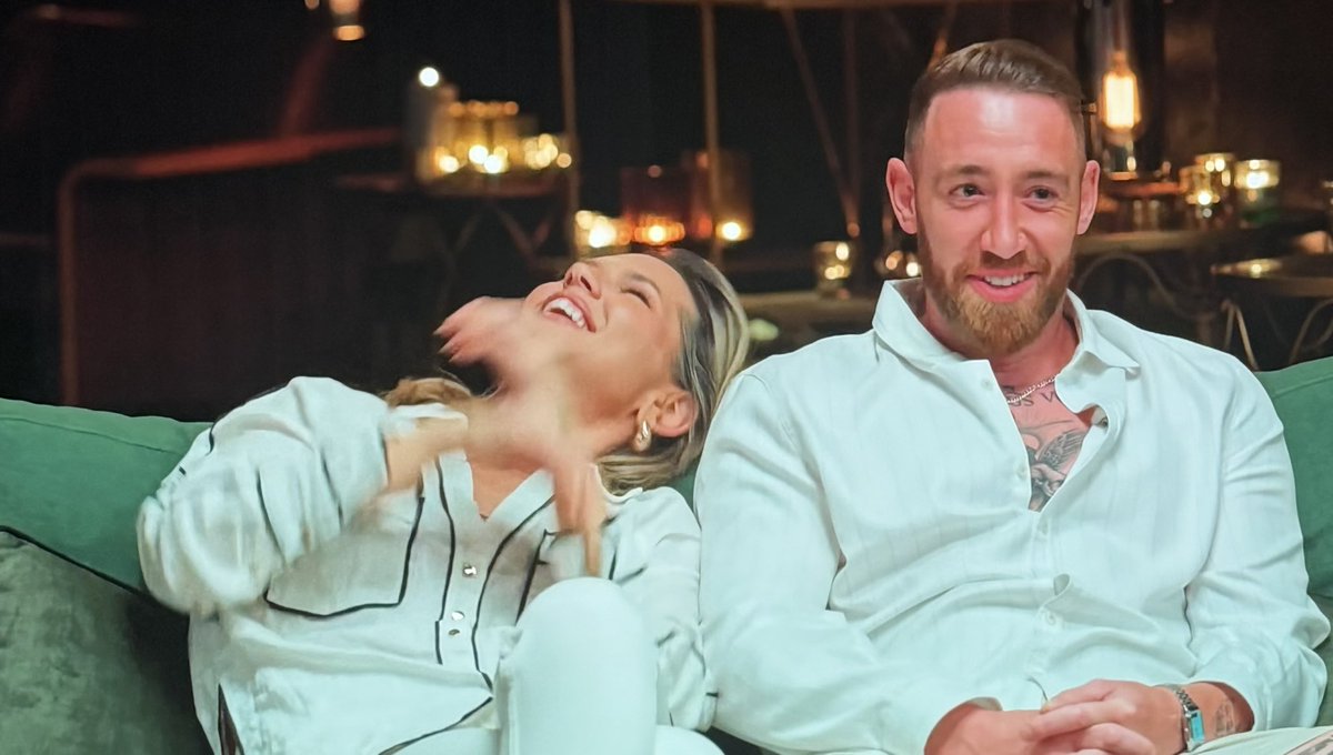 Ericthered587's tweet image. “I love you”

Lolol - he’s absolutely shat his khaki pedal pushers at that bombshell.

He’s ordering a taxi out of there in the next 10 mins.

#mafsaus #mafsaustralia