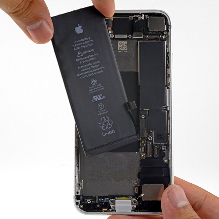 KRONIKInsights's tweet image. 🇪🇺 Europe | Tech
🔴 L’UE impose dès février 2027 des smartphones avec batterie facilement remplaçable.

📍 Les utilisateurs pourront la changer eux-mêmes, avec des pièces disponibles au moins 5 ans.

Votre avis ?
#KronikInsights #Tech #Europe