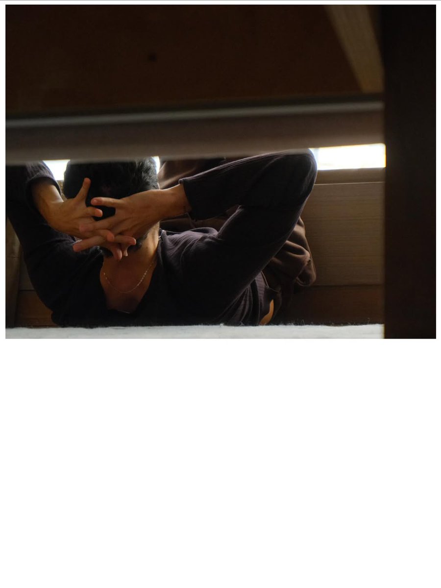 ¿Alguien más quisiera ser esa cadena? 😏 😍

<a href="/SebastianYatra/">Sebastian Yatra</a>  #sebastianyatra