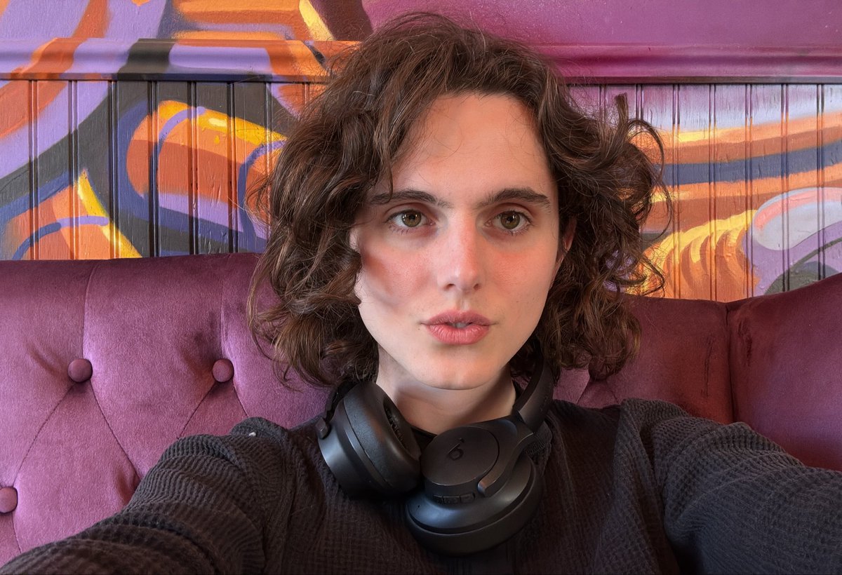 helmet girl tweet media