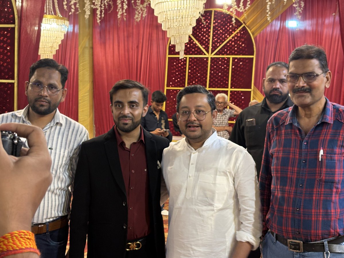 drmerajhusain's tweet image. अमरोहा में अपनों के बीच। #Amroha