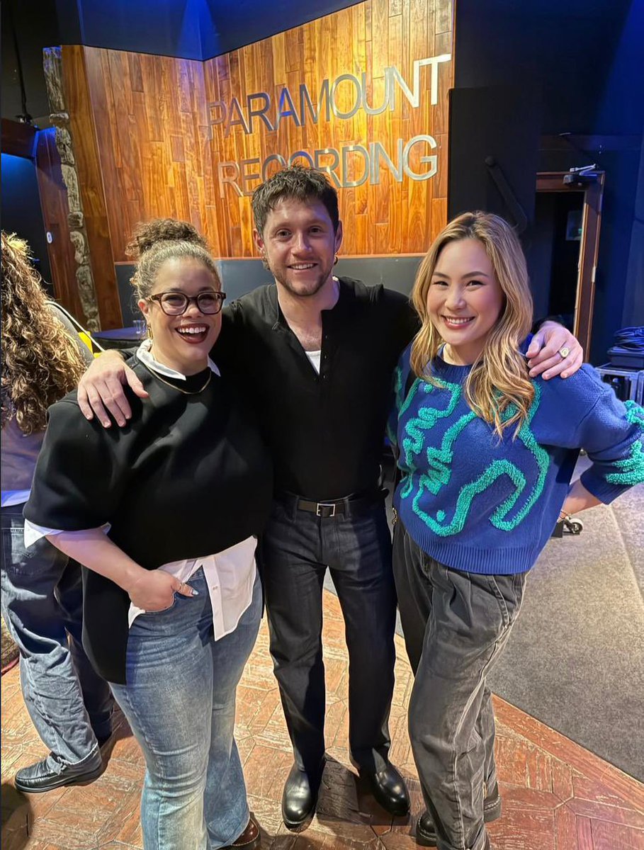 Wait… Niall Horan x Off Campus?! 👀 (just a rumor)

Apparently, his new song, Little More Time, come out on thursday, not friday and that lines up with the trailer release for Off Campus. And yeah, he had already shared the album with the series team before the announcement.