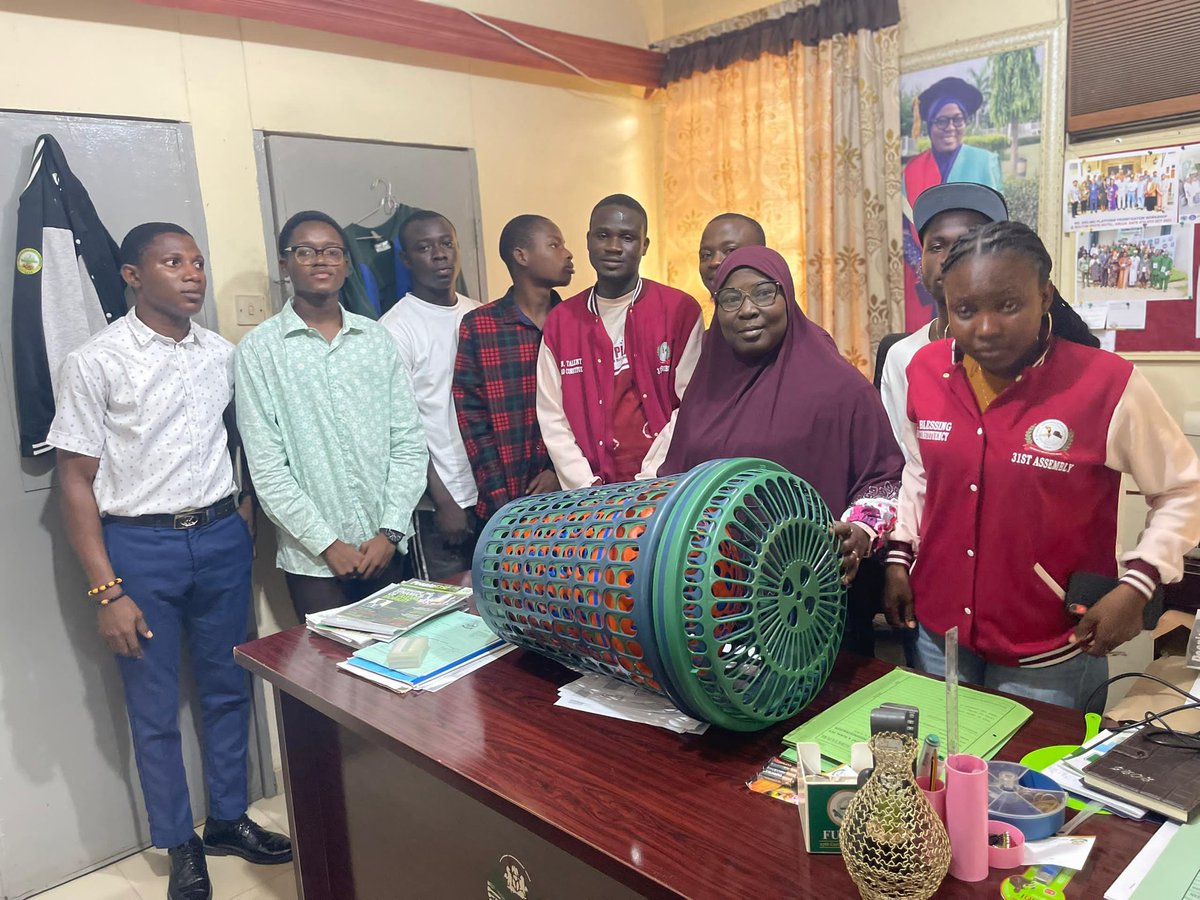 TalentedOla26's tweet photo. Earlier today,I, Sen. Fatokun Afeez O. and Sen. Lawal Blessing, senators of AGAD distributed waste bins to our Constituency to promote a cleaner learning environment.
Special regards to @AyoolaAfeni and our supportive leader @0x_storms ❤️🏆

#inclusiverepresentation
#FUNAABSUSRA https://t.co/bFQsxWAXkW