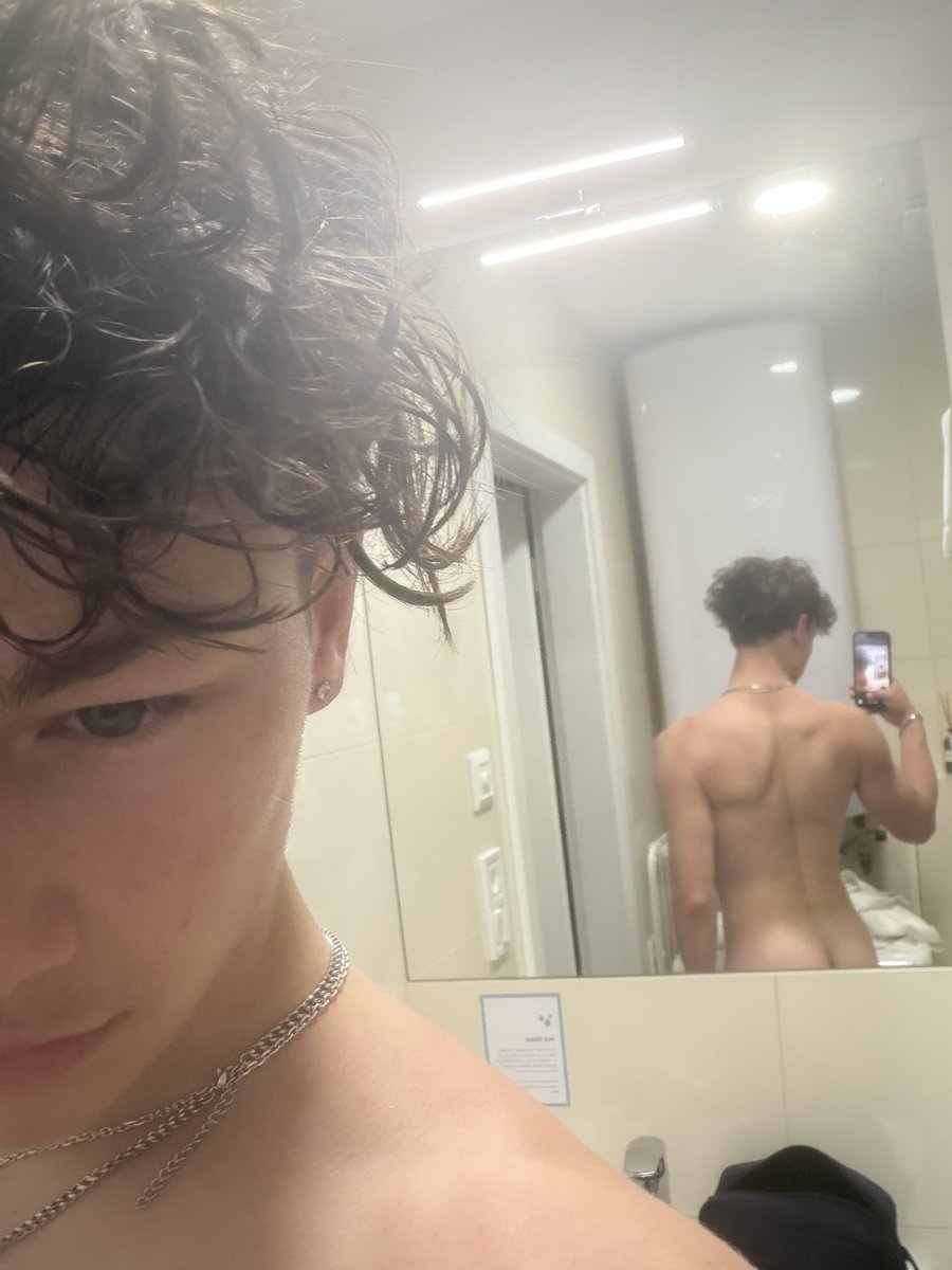 julien_savage tweet media