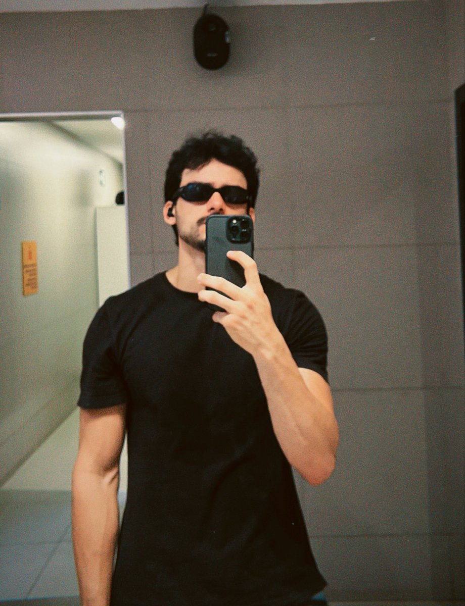 dec0o0's tweet photo. 😎😎 https://t.co/XPDFuAxwZU