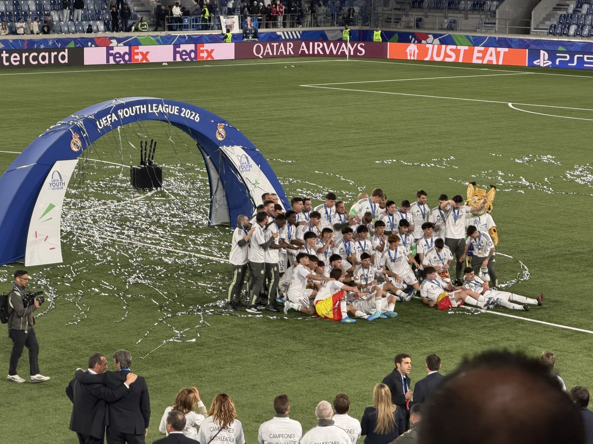 RMadrid_actu's tweet photo. BRAVO AUX JEUNES DU REAL MADRID ! 🤍🤍🤍🤍 https://t.co/DlRsbO2knC