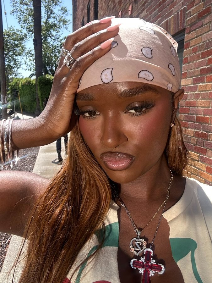 S33N DIS? tweet media