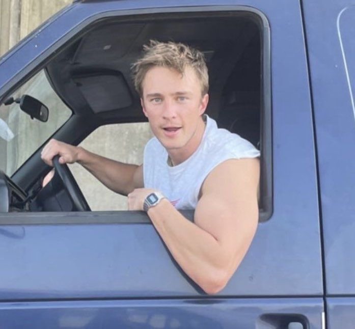 kat 🦇 tweet media