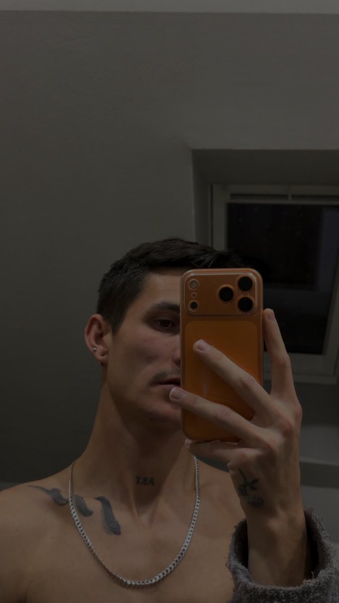 Mannoaqun's tweet image. Good Night…🌃#gay #night #tattoo