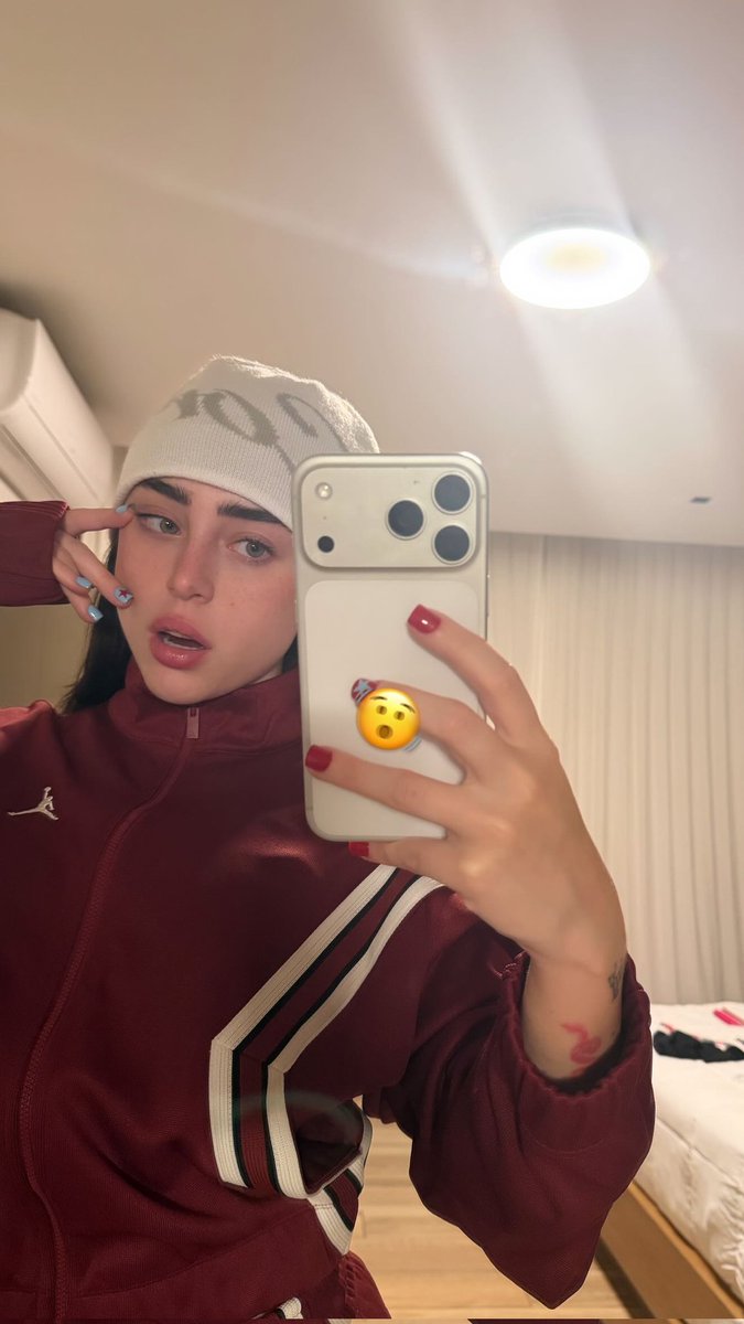 Nicki data tweet media