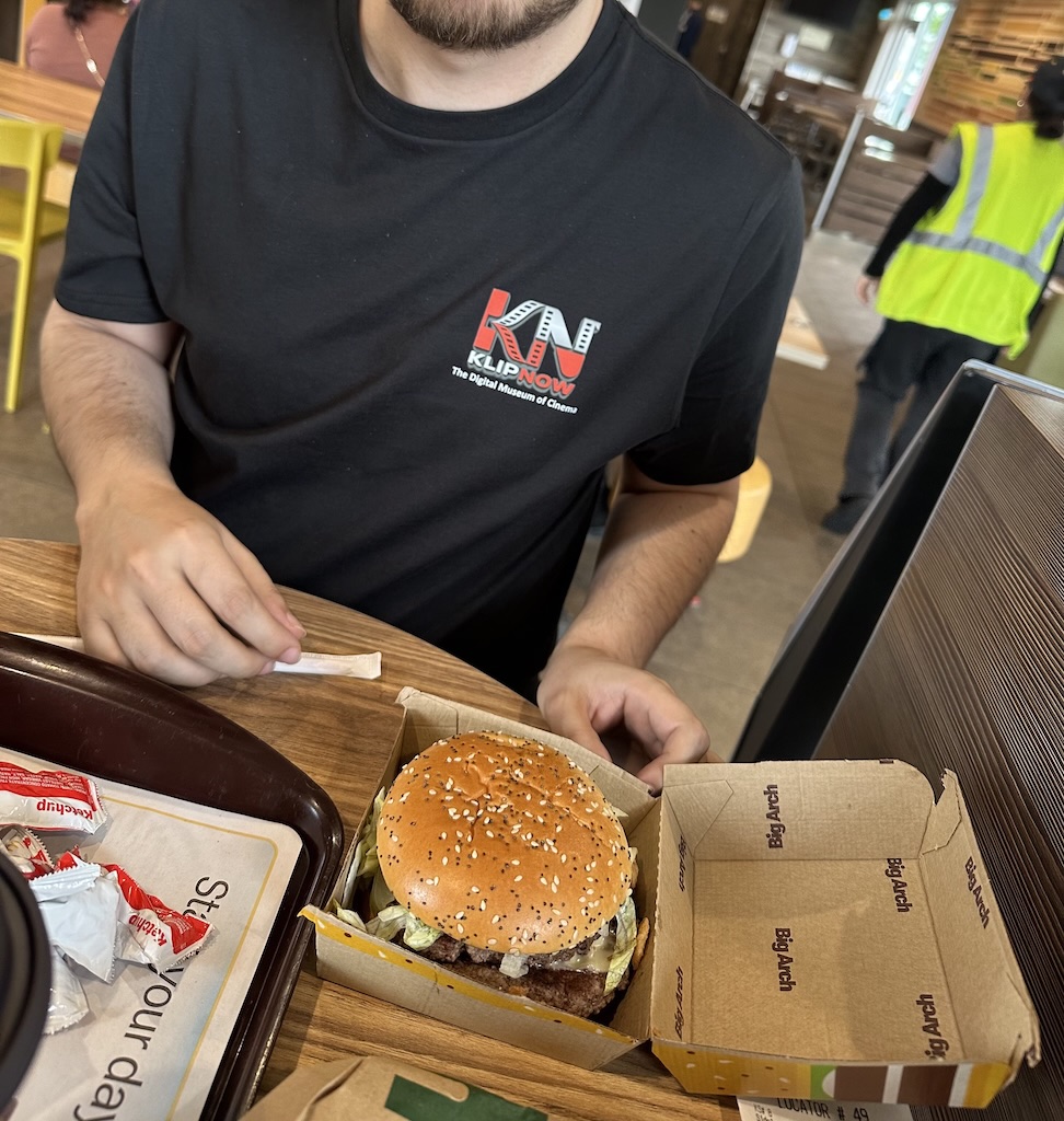 Klipnow_'s tweet photo. Lunch Time! Eating a Big Arch from McD give it an 8 out of 10. Our app is rapidly forming into a wonderful movie app, coming soon to apple and android, I'll keep you posted! https://t.co/mrYXuGXSzr