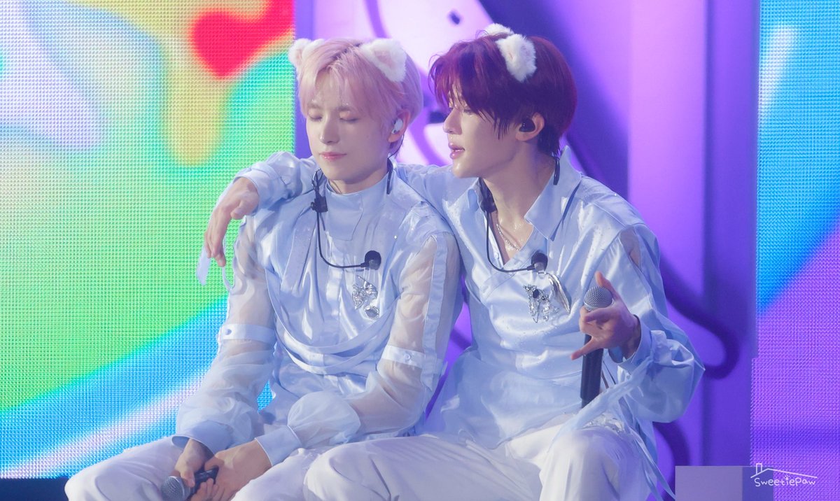 SweetiePaw23's tweet image. 260418 중콘 
시온이가 꾸민 유우시🐱🩵🐰💜

#엔시티위시 #NCTWISH 
#유우시 #YUSHI #ユウシ
#시온 #SION #シオン