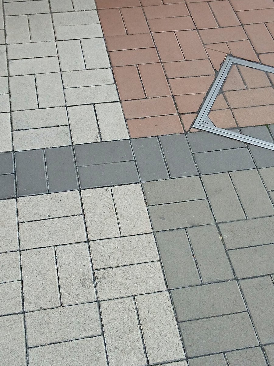 ヤジュミエールbot tweet media