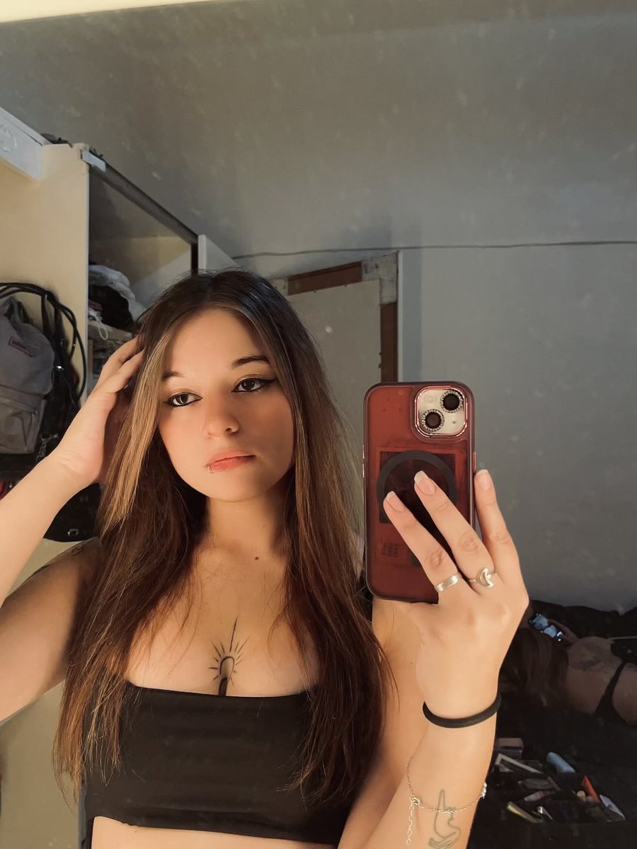 Abril16_'s tweet photo. 💋👋🏻 https://t.co/CQwSdYLGFn