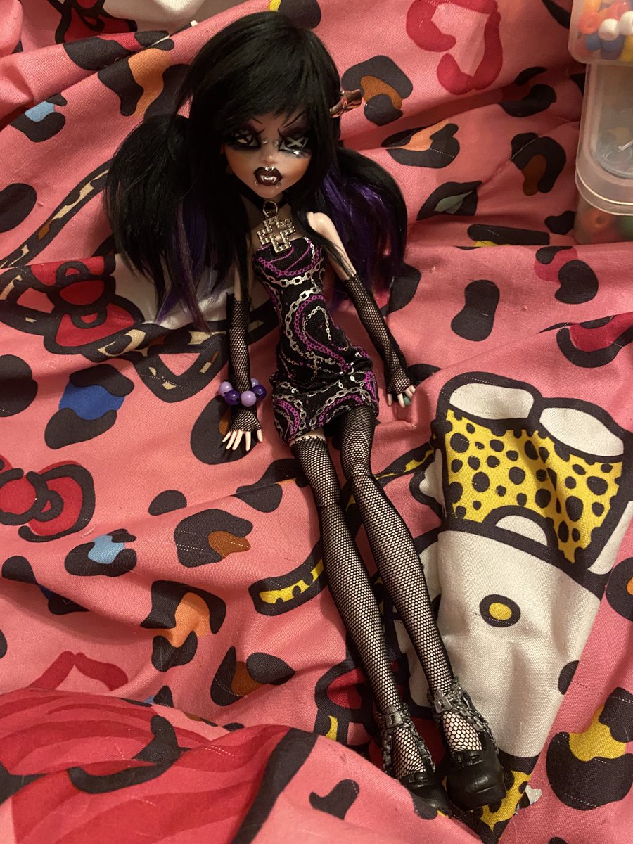 dollcultist's tweet photo. I think she’s done. She’ll be up tomorrow https://t.co/9FgY040ZdD