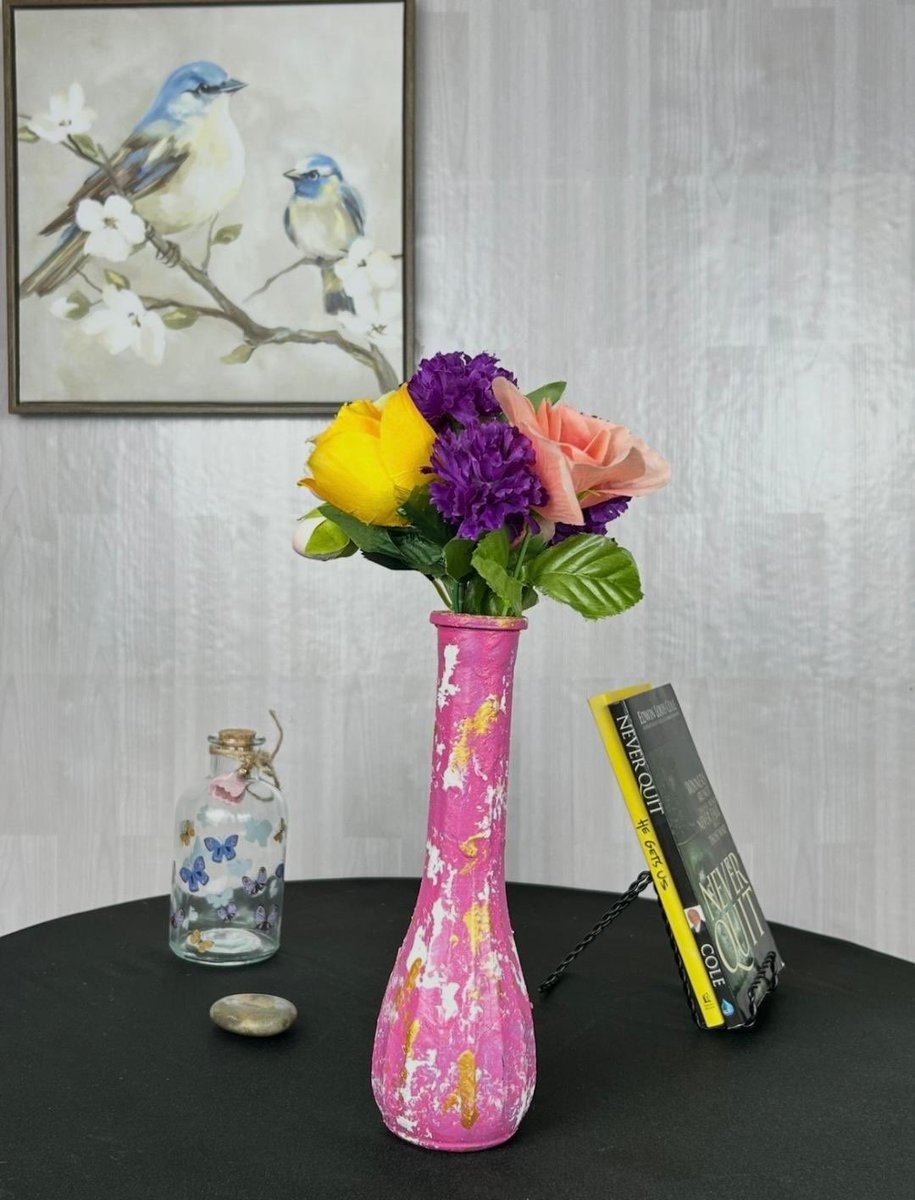 CharismaHomeDec's tweet image. #NewProductAlert
Discover our stunning &amp;amp; vibrant fuchsia pink vase. Hand painted with gold &amp;amp; white for an artsy or glam style decorating theme. Grab it now by clicking the link below!

charismahomedecor.com/product/fuchsi…

#vase #flowervase #homedecor #creative #unique #pink #artㅤㅤㅤㅤ
