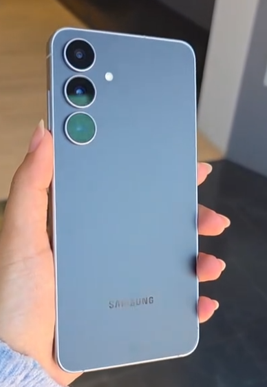 ukatinhoachou's tweet photo. 🚧🚧
Recomendo pois já tive o S20 FE, e é bão demais pelo preço 🤑🫰

🔎 Samsung Galaxy S25 FE 128GB, 8GB RAM 💵𝟮𝟴𝟵𝟴,𝟵𝟬 no PIX ˢᵉᵘ ʳⁱᶜᵒ
ou 10x de R$322 naquele seu cartão empoeirado. 
https://t.co/bKhG4XYcdh
 
 Só Promo 𝗕𝗢𝗔 aqui.👀
https://t.co/hqHgwGvrtg https://t.co/ihofEywS1M