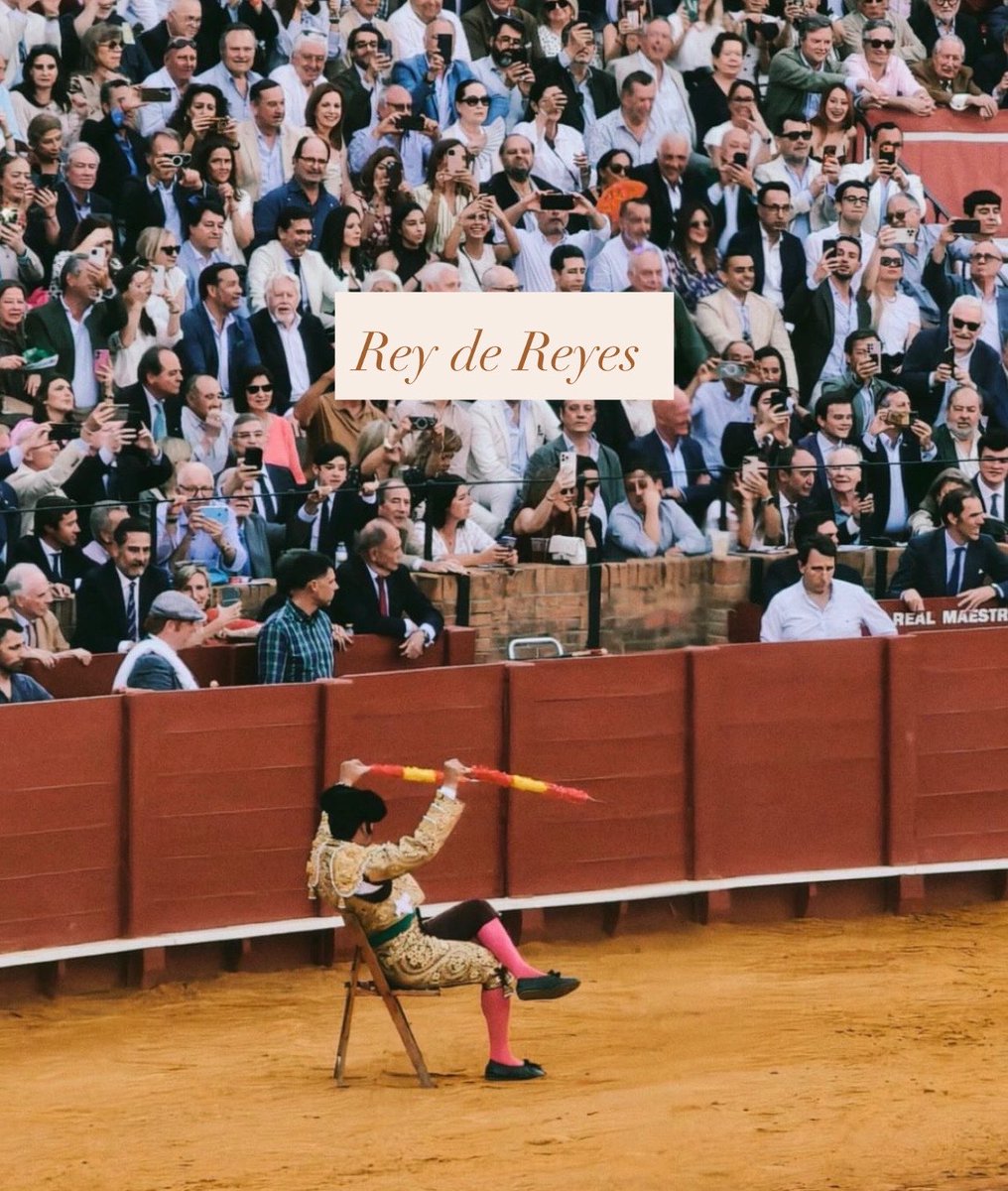 𝕷𝖆𝖚𝖗𝖆 𝕱𝖚𝖈𝖍𝖘 ♱ 🌹 tweet media