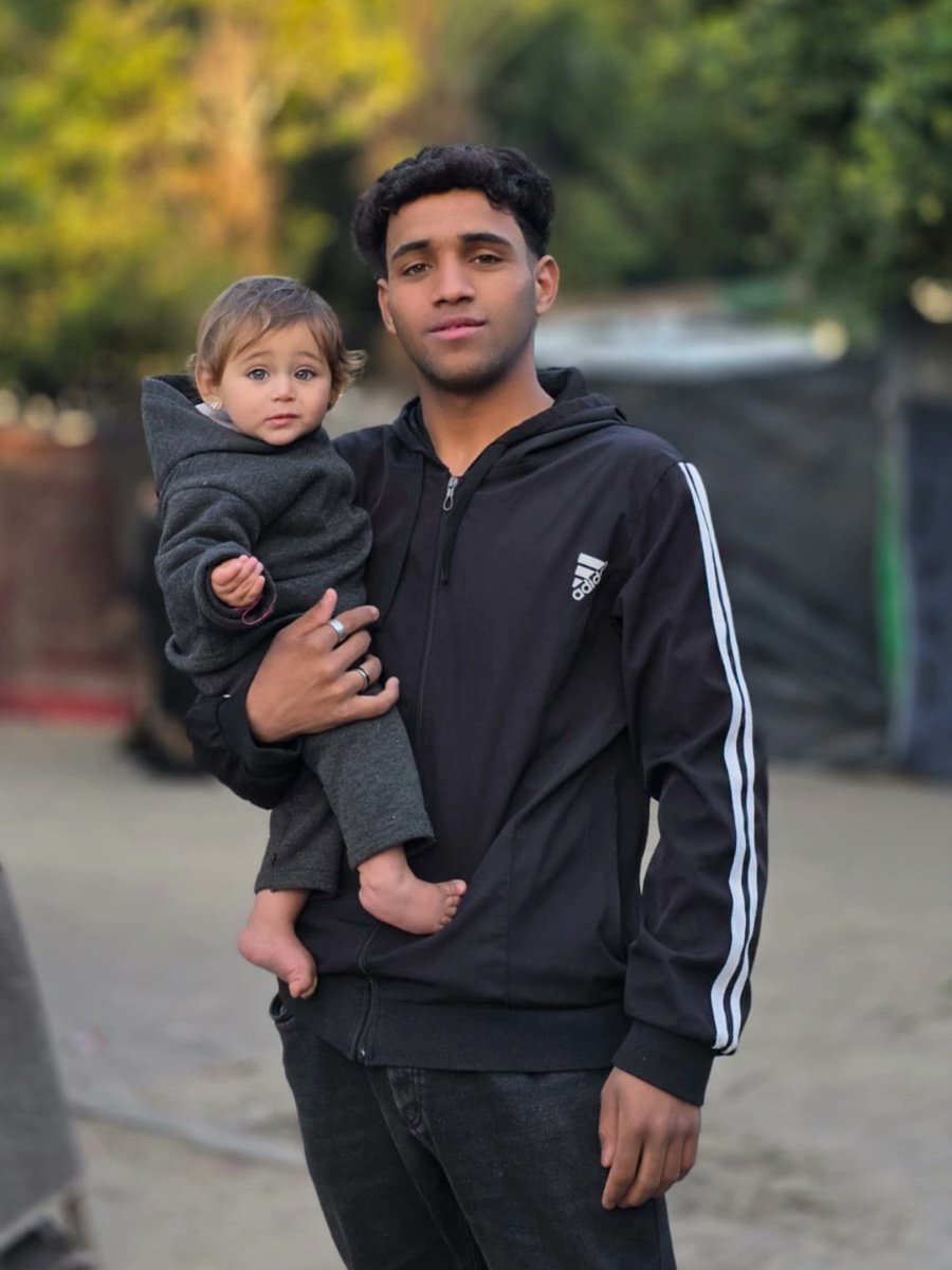 moheb_hoss91775's tweet image. Hello everyone 🇵🇸🍉
Stop, stop, I'm begging you 🚨
PLEASE DON'T SKIP ME :((

My account has been restricted, 
So, my GFM doesn't appear to everyone! 
Please support my family gfm !!
by sharing and quoting and donating 💔🙏🏻🚨

Please, Leave a comment 🇵🇸 or
chuffed.org/project/137650…