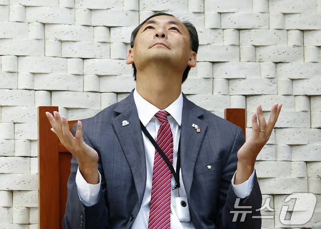 박톰슨 tweet media