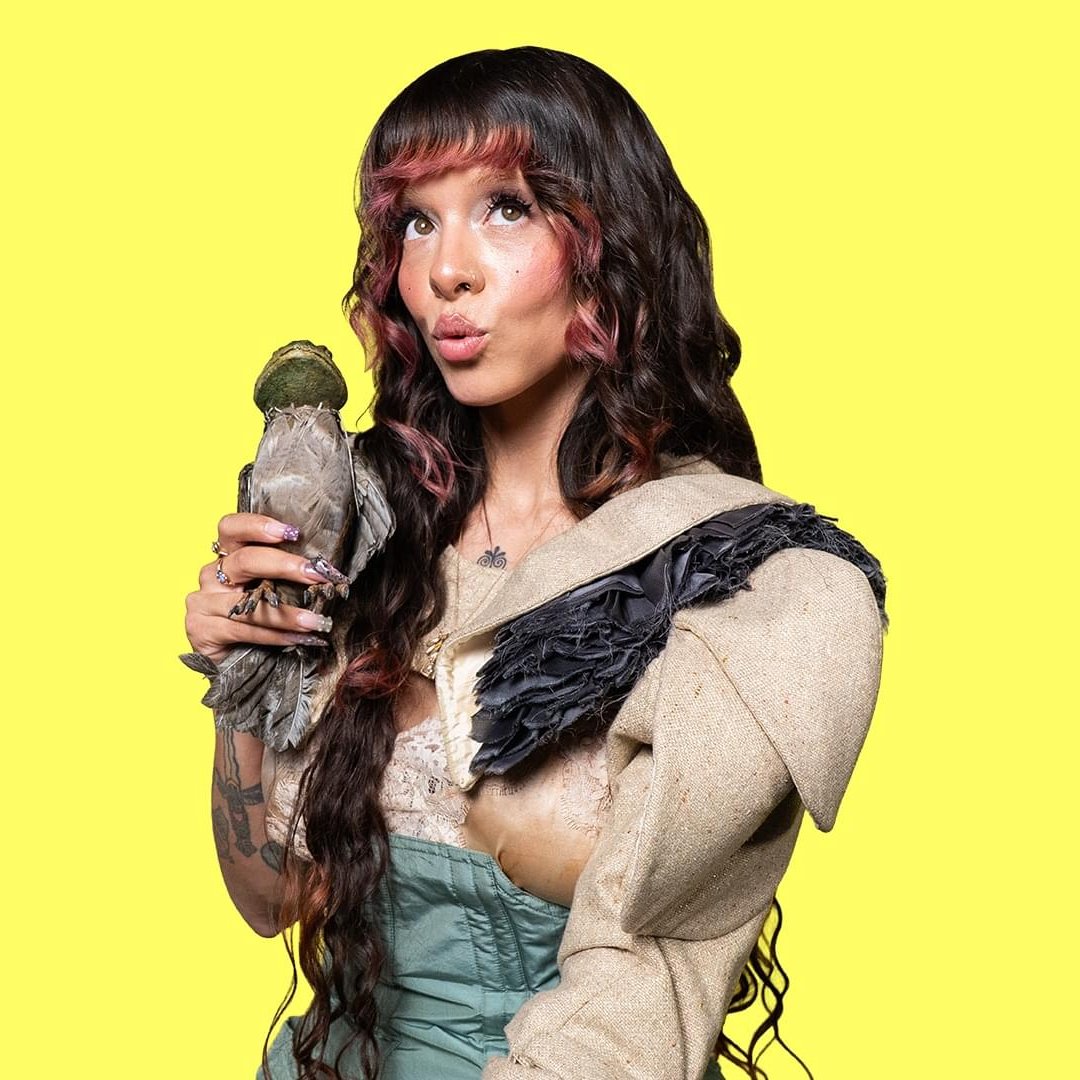 Suave__Life's tweet photo. so please dont tell me what i owe trends they come and go but humans have their flaws, oh beauty comes in every form baby there aint no norm im not a blow up doll @MelanieLBBH https://t.co/rV7tuFlcTC