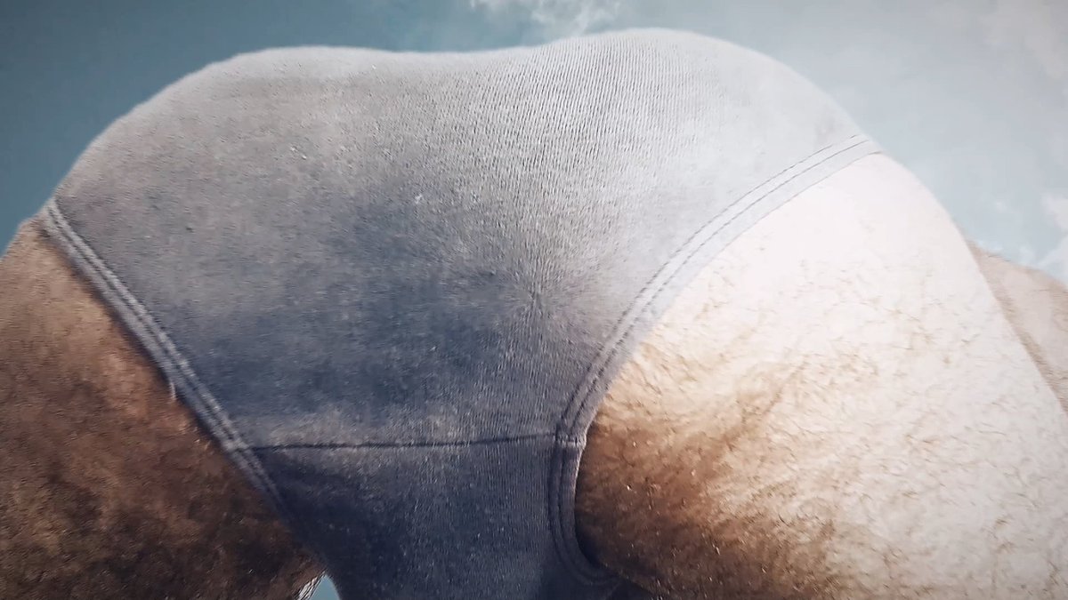 Giant In Briefs (3.2k) tweet media