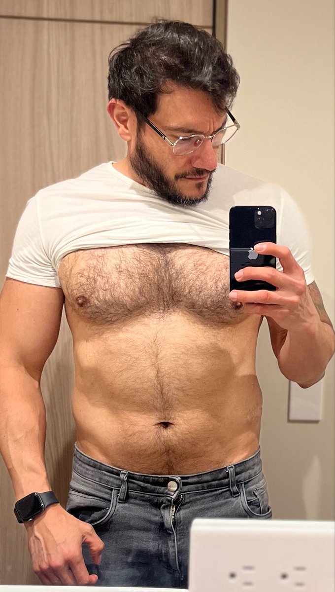 drooppydoo's tweet image. 🦾!!
.
.
#tetas #gym #monday #night #bear