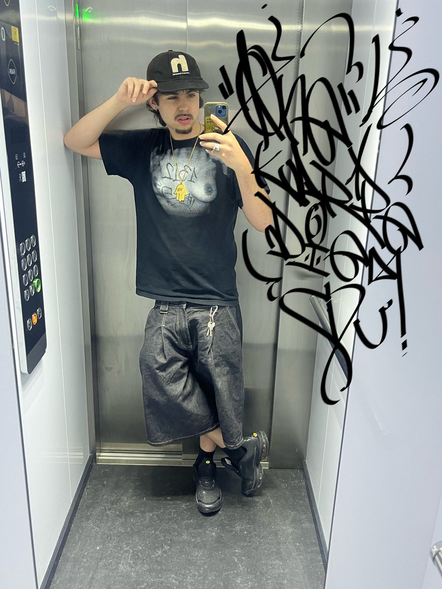 Shecallmemf's tweet photo. https://t.co/tXi3scmCkD