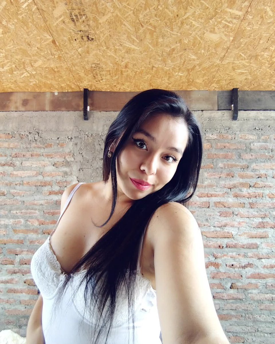 Conni Belén tweet media