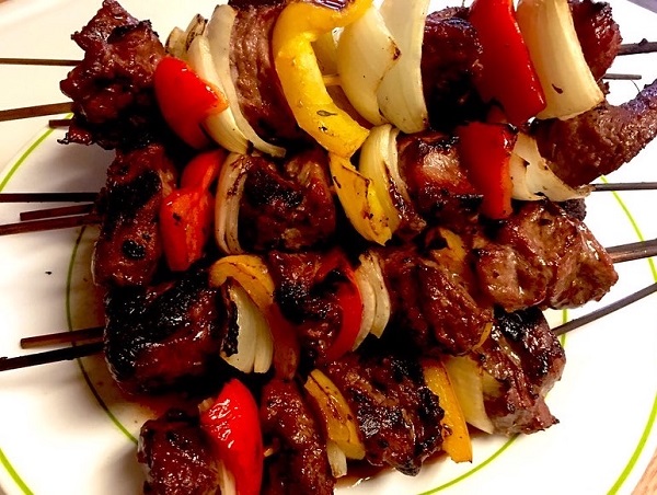 almstedsmarket's tweet image. Get some bell peppers, onions and beef and grill up some kebobs!

#bellpeppers #kabobs #skewers #grilling #dinner 
#almstedsmarket #almsteds