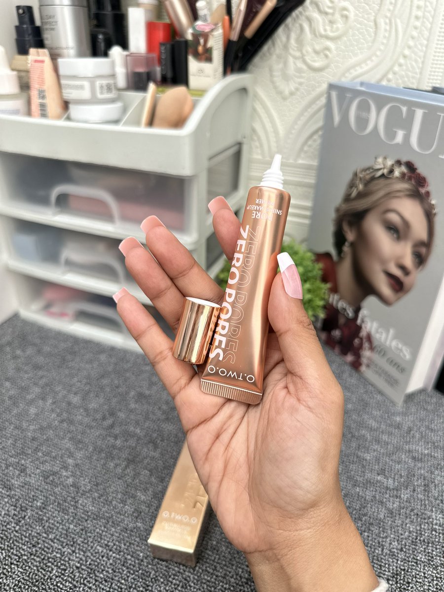 lin_di_bali's tweet image. Primer ZERO PORES dari O.TWO.O 
Makeup Jadi Lebih Rapi
✅ Membantu tampilan pori
✅ Efek soft focus natural
✅ Ringan &amp;amp; tidak terasa berat
✅ Oil-free feel
✅ Membantu makeup lebih nempel
✅ Cocok dipakai harian

link shopee : 
s.shopee.co.id/2BB6TrYYvD

#primer #otwoo #makeup