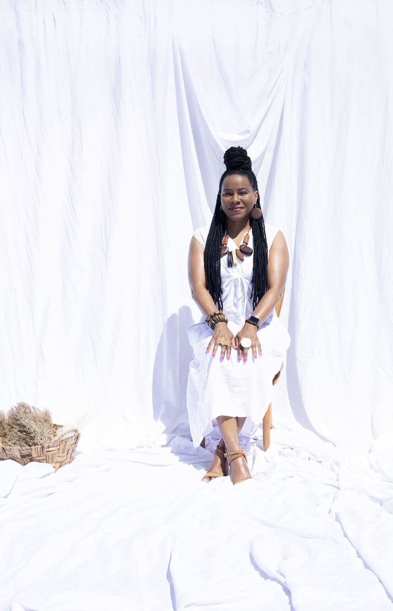 drtelikamccoy's tweet image. Gabrielle's Gallery is phenomenal. Thanks for a fun, professional photo shoot; I'm ready for Spring! 
#AprilPhotos #Springtime #drtelikamccoy