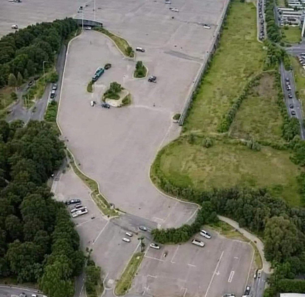 Ratspitt ™ tweet media