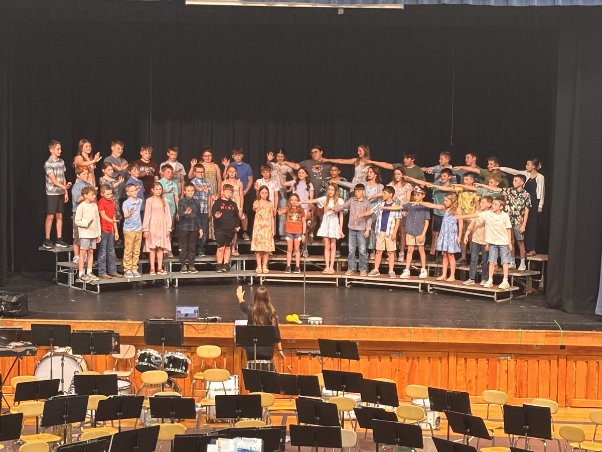 SPwildcatsne's tweet photo. Tonight we had an amazing 5th and 6th Grade Spring Concert! #WeAreStPaul https://t.co/qXyjYQaXhb