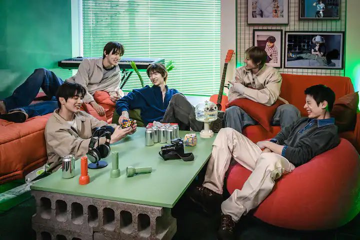 CORTISBRASIL's tweet image. #INFO | HOSPEDAGEM? TEMOS! CORTIS anunciou, em parceria com a Airbnb, uma hospedagem inspirada no conceito “Green vs Red”, conectado ao “GREENGREEN”.

O espaço é uma experiência imersiva, onde os fãs podem viver dentro do conceito de “REDRED”, com atividades interativas,