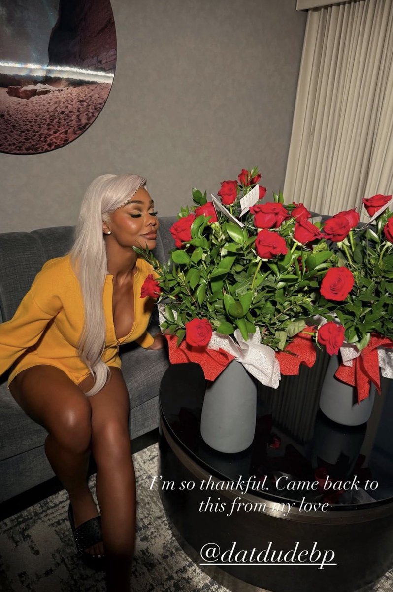 𝙊𝙣𝙞𝙠𝙖𝘽𝙖𝙣𝙠𝙯 tweet media