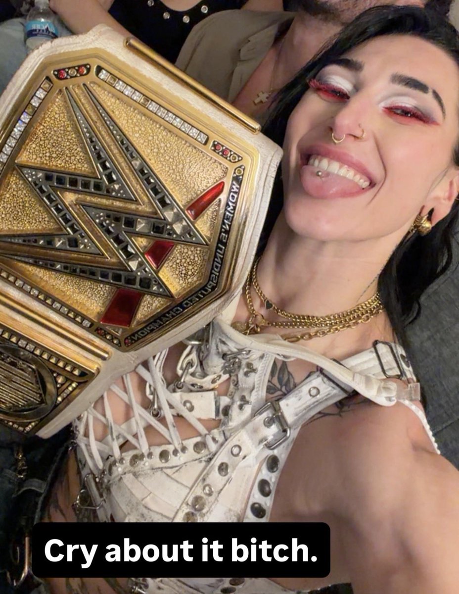 𝙊𝙣𝙞𝙠𝙖𝘽𝙖𝙣𝙠𝙯 tweet media