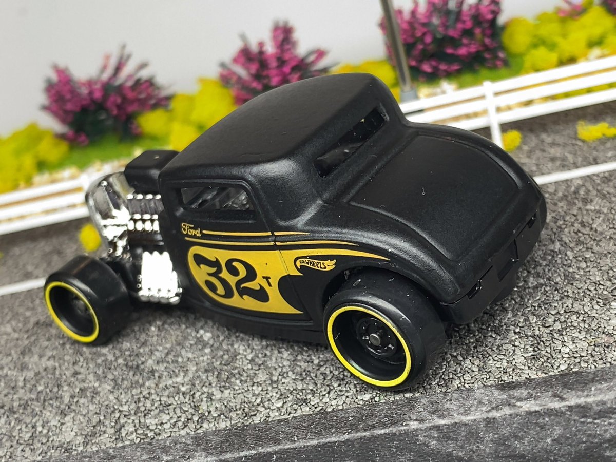 Furious_minicar's tweet image. #HotWheels 
'32 #Ford 
'26 Multipack Exclusive 

ムーンアイズ風なカラーで素敵ですね。
レストモッド感も出てて雰囲気GOOD
