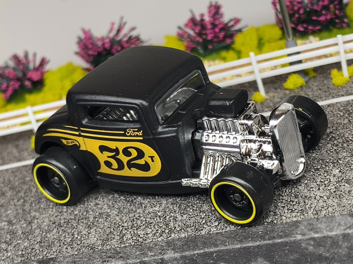 Furious_minicar's tweet image. #HotWheels 
'32 #Ford 
'26 Multipack Exclusive 

ムーンアイズ風なカラーで素敵ですね。
レストモッド感も出てて雰囲気GOOD