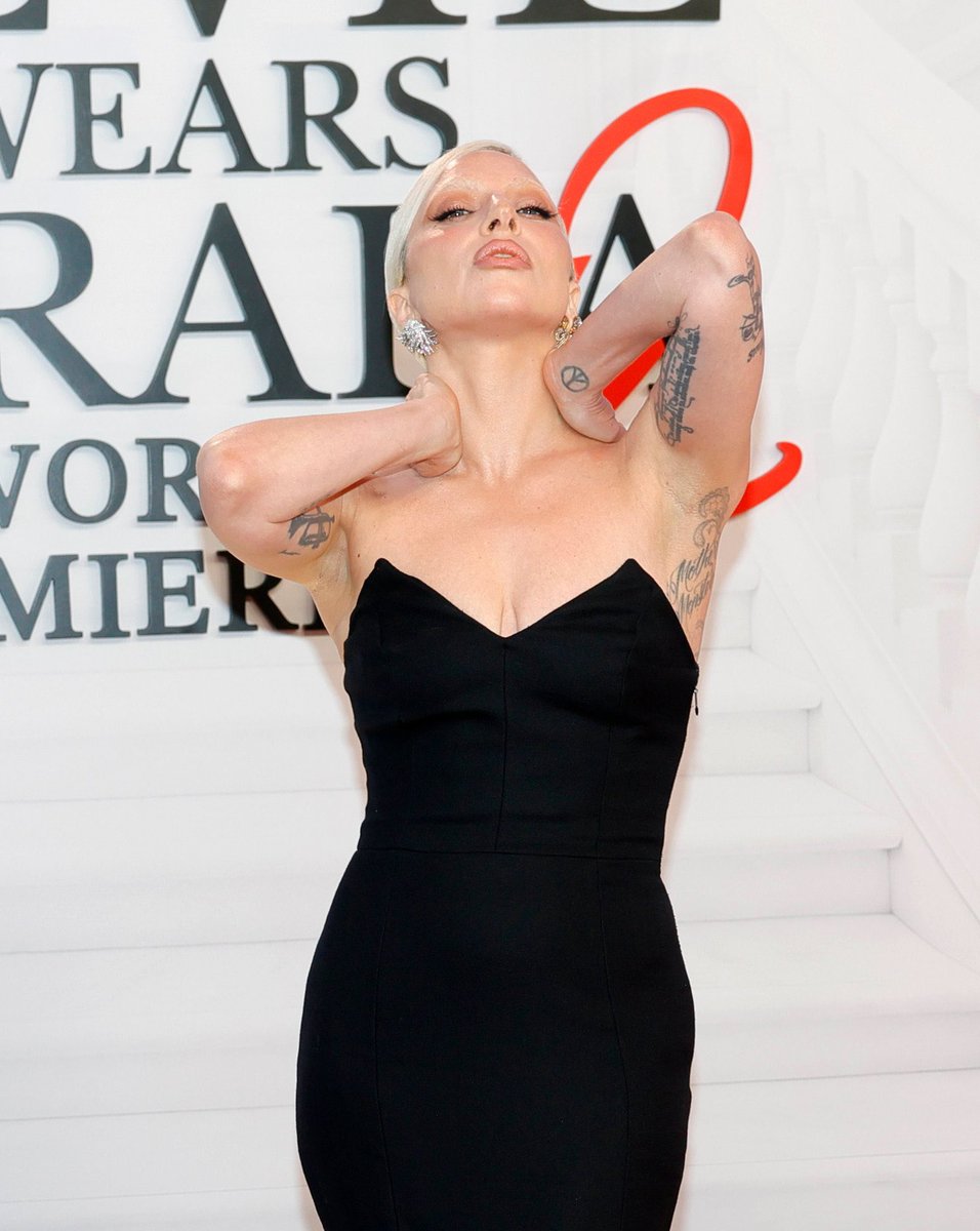 dre 𓆗 tweet media