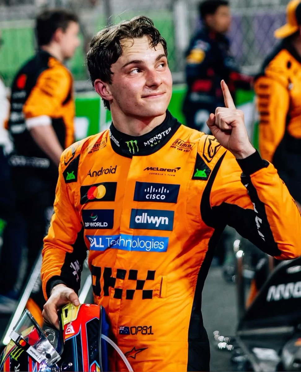 oscar piastri's pr manager tweet media