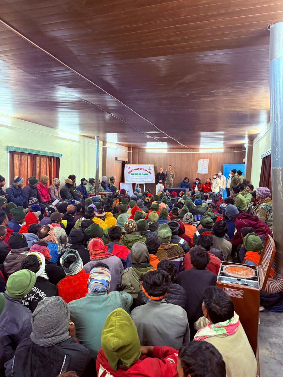 BROindia's tweet image. #BROIndia #HealthAwareness #HighAltitudeIllness #ServiceBeforeSelf

Healing at 12,500 ft. 🏔️
Project Himank @BRO extends care beyond connectivity, delivering critical healthcare through a Health Lecture &amp;amp; Medical Camp at Sakti Village.
In the harsh high-altitude terrain, 250 CPLs