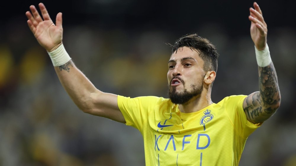 - تيليس بتصاريح عظيمة :💛💙💝

اتمنى ان النصر يحقق الدوري💛🏆

أنا أصبحت مشجع لنادي النصر بكل تاکید💛💙💝🫡