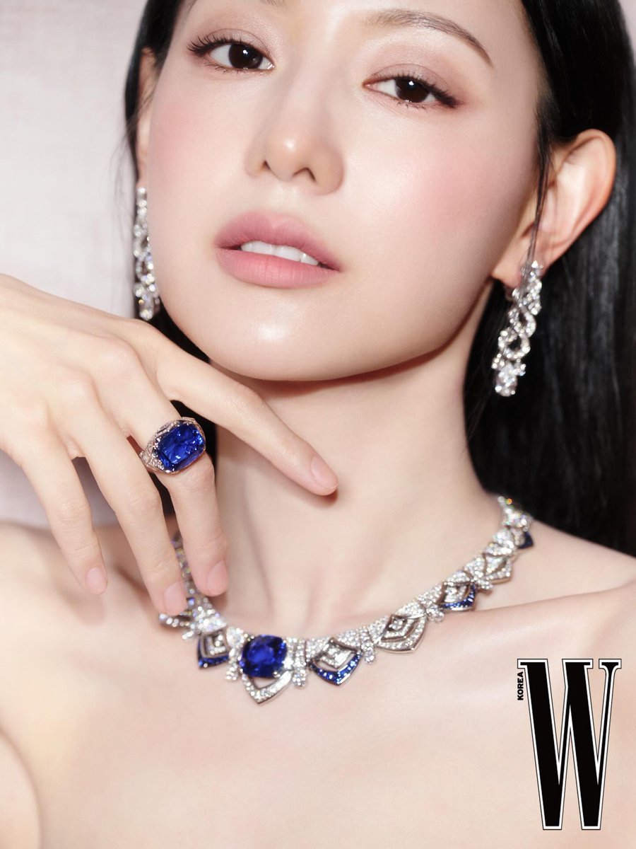 0nJWly's tweet photo. 더블유코리아 인스타 #김지원

불가리 ‘에클레티카(Eclettica)’ 컬렉션이 펼쳐진 그날, <더블유>의 시선이 김지원에게 머문 순간. https://t.co/R9TKO80WIQ