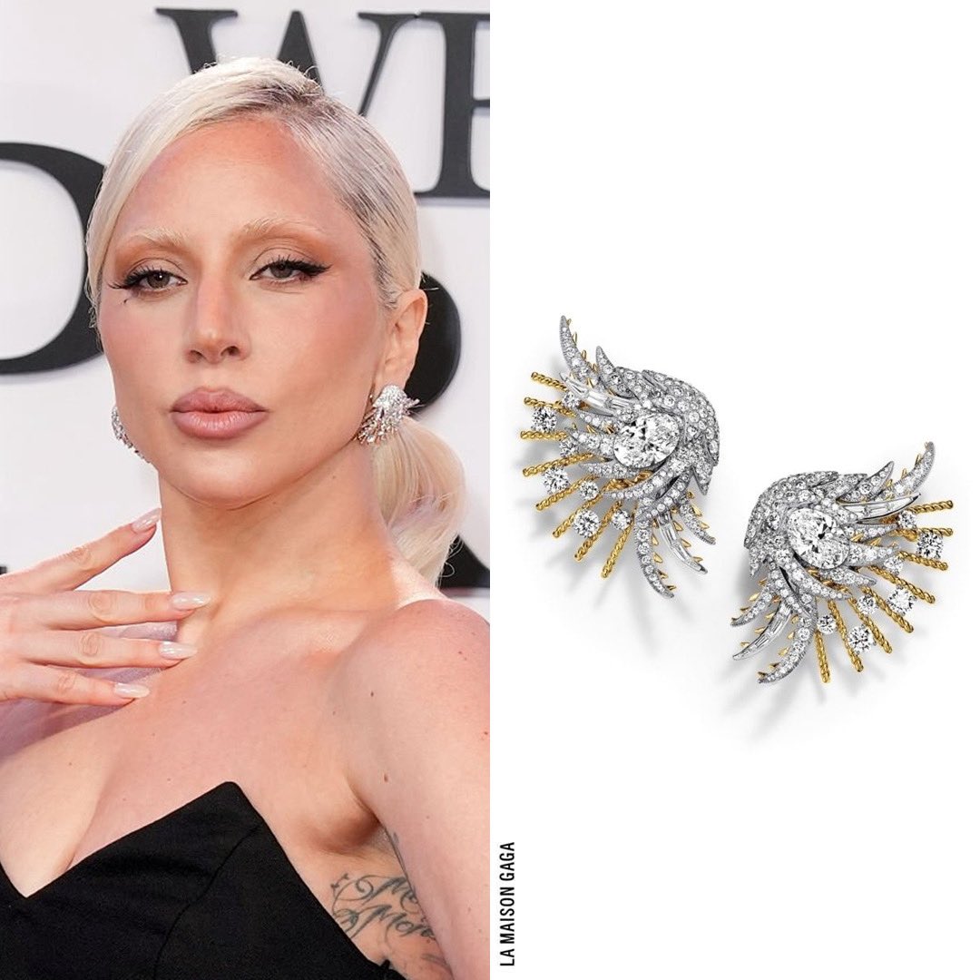 LaMaisonGaga_'s tweet photo. Lady Gaga attends the "The Devil Wears Prada 2" world premiere, wearing a @YSL F/W16 bustier mermaid gown, @TiffanyandCo 2024 "Céleste" Blue Book collection earrings and her @MatieresFecales x @LouboutinWorld S/S26 "Hannah" collection Mary Jane pumps. https://t.co/h9Xlb4Scsp