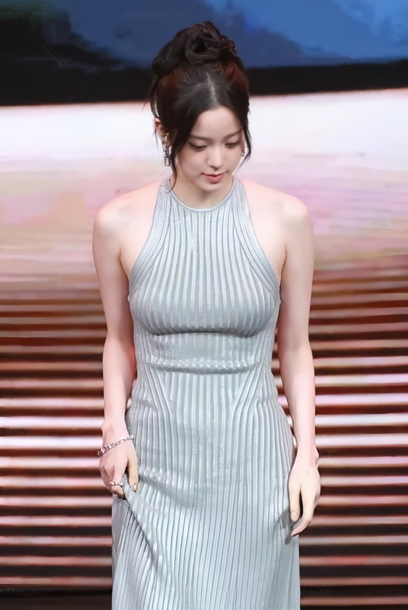 长大了的欧阳娜娜让人小鹿乱撞😚 https://t.co/EijnrnMbYG